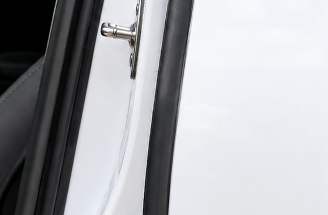 Clean installed B-pillar seal close-up