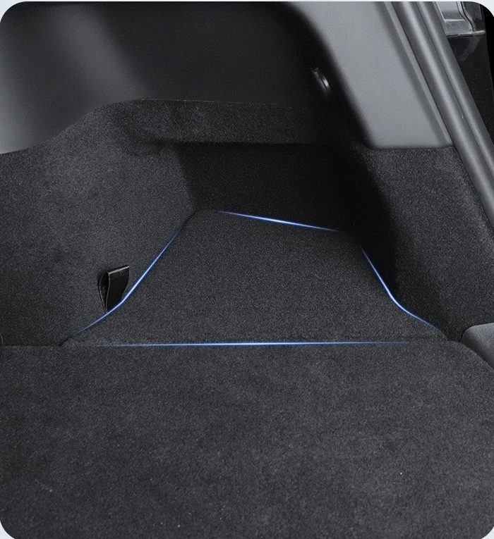Flush trunk-side fit